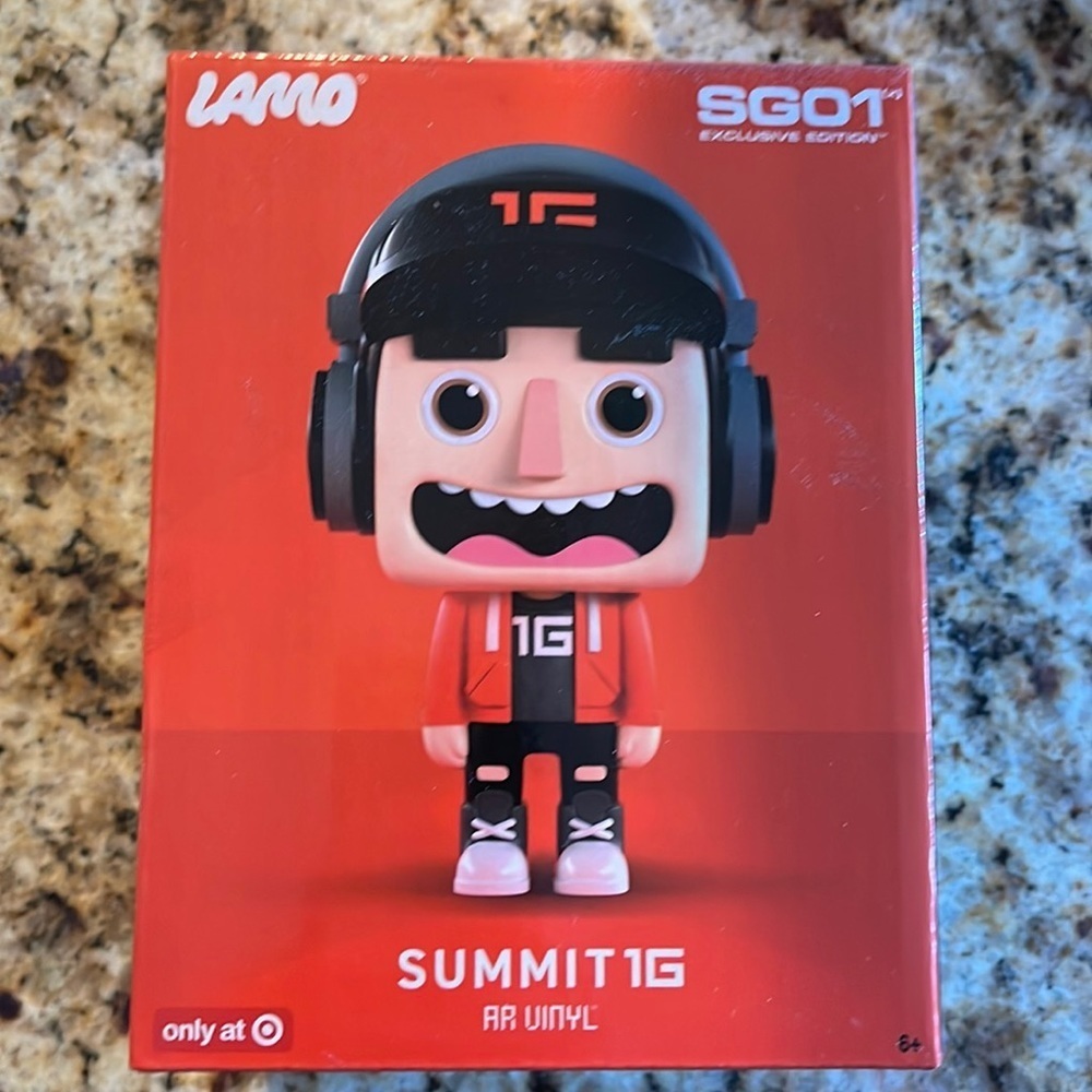 New Lamo Summit 1G Vinyl figure